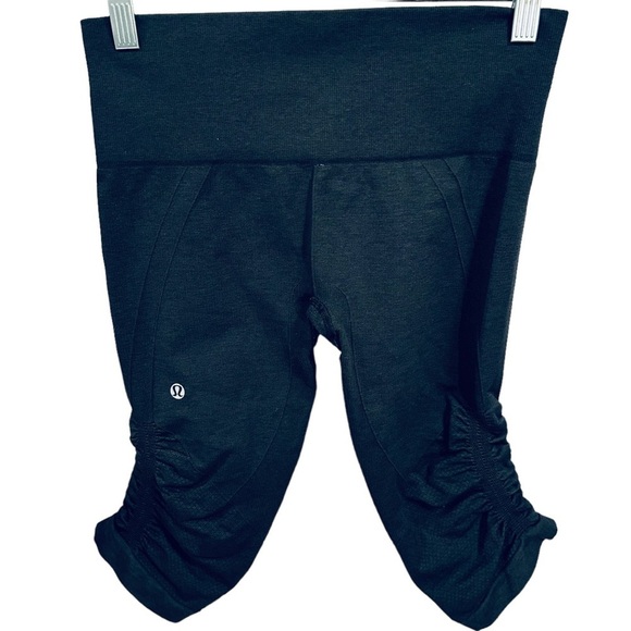 LULULEMON in the flow seamless crop capris black grey charcoal - Picture 8 of 9